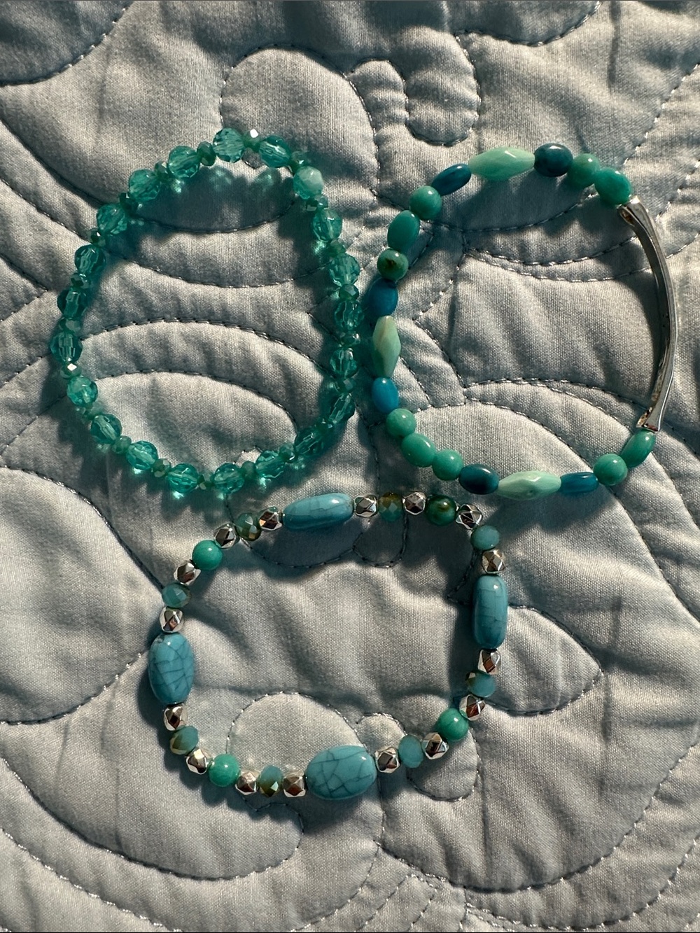 Avon Ocean Air Stretch Bracelet Set--Turquoise - Picture 2 of 6